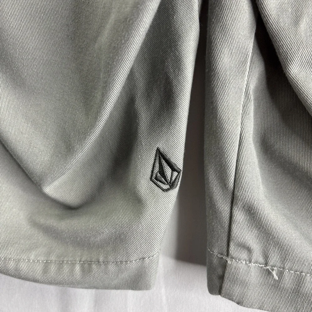 Volcom Men's Gray Corpo Class Size 30 Chino Shorts Cotton Casual Beach - Picture 6 of 7